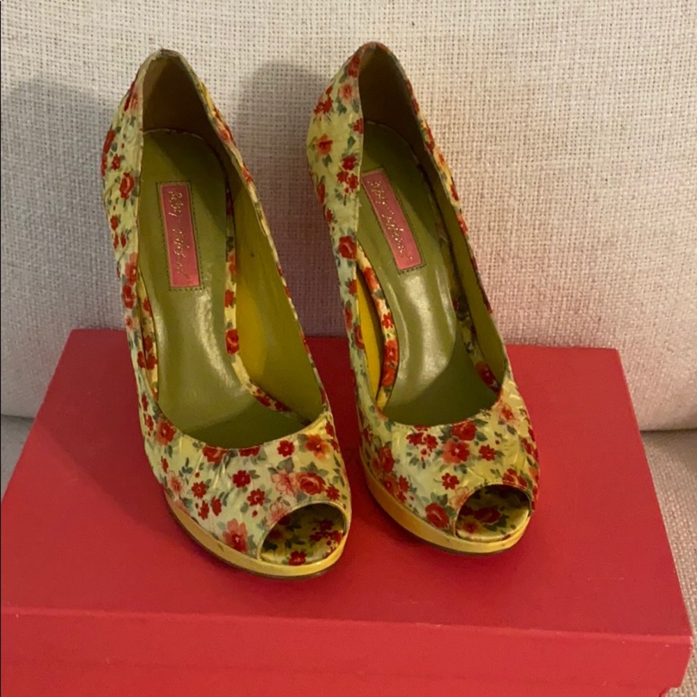 Betsey Johnson yellow and red rose pumps